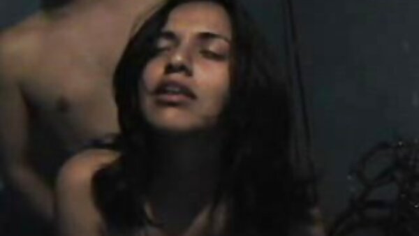 Berambut panjang cerita cikgu sex si rambut coklat webcam Desi wanita menunjukkan off dia semula jadi besar titties
